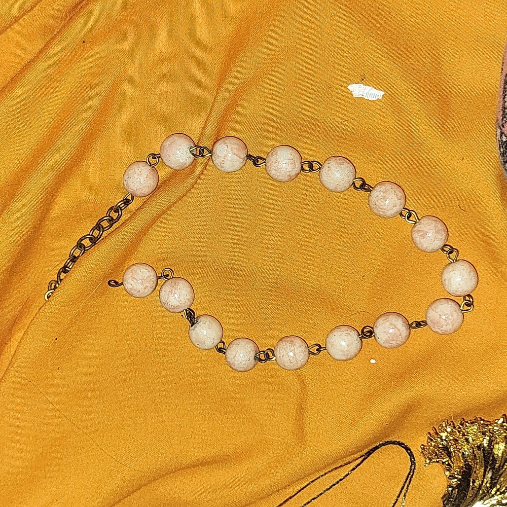 Unsigned Vintage Milk Glass Bead Chain Necklace